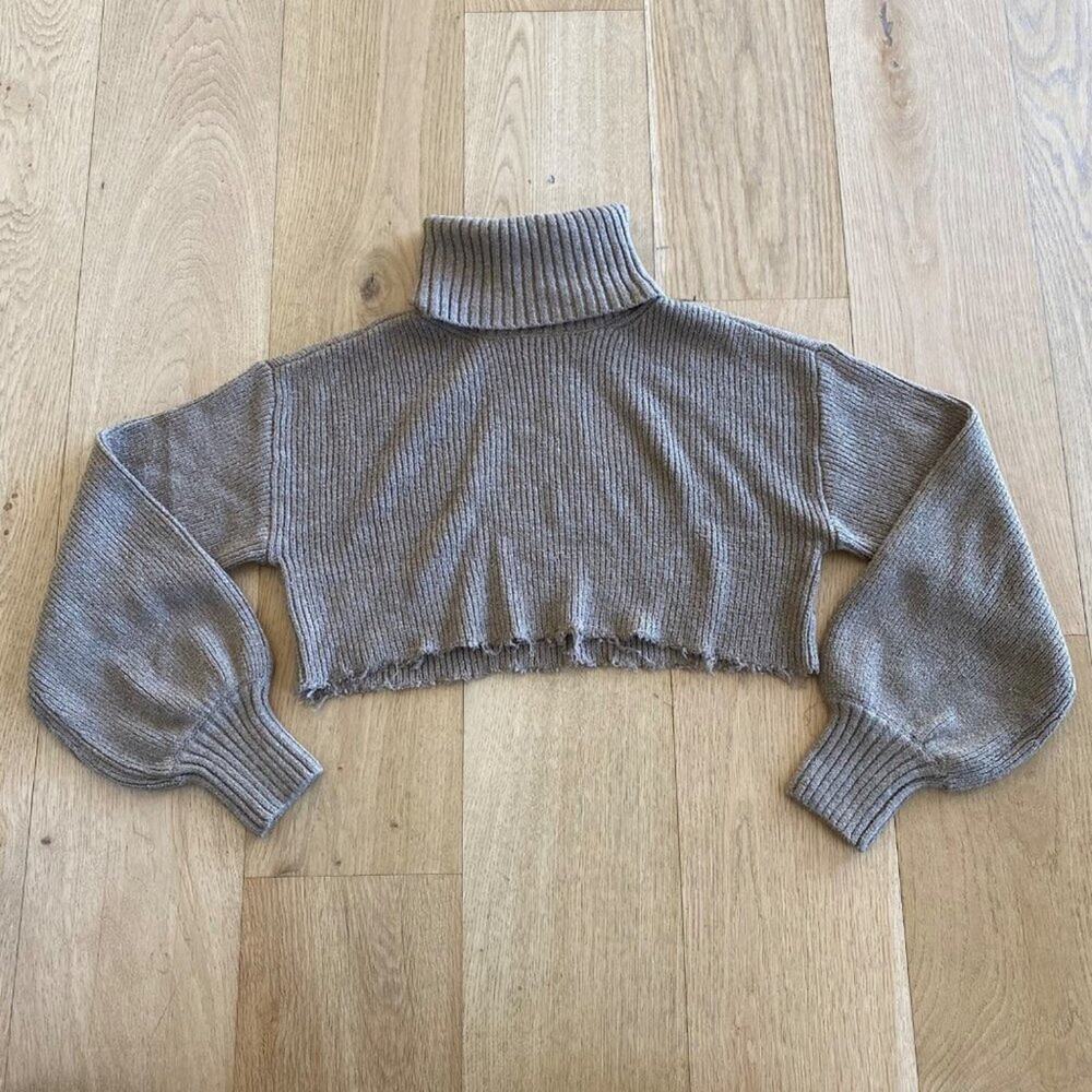 Revolve - L'Academie Lucia Cropped Turtleneck in Light Brown